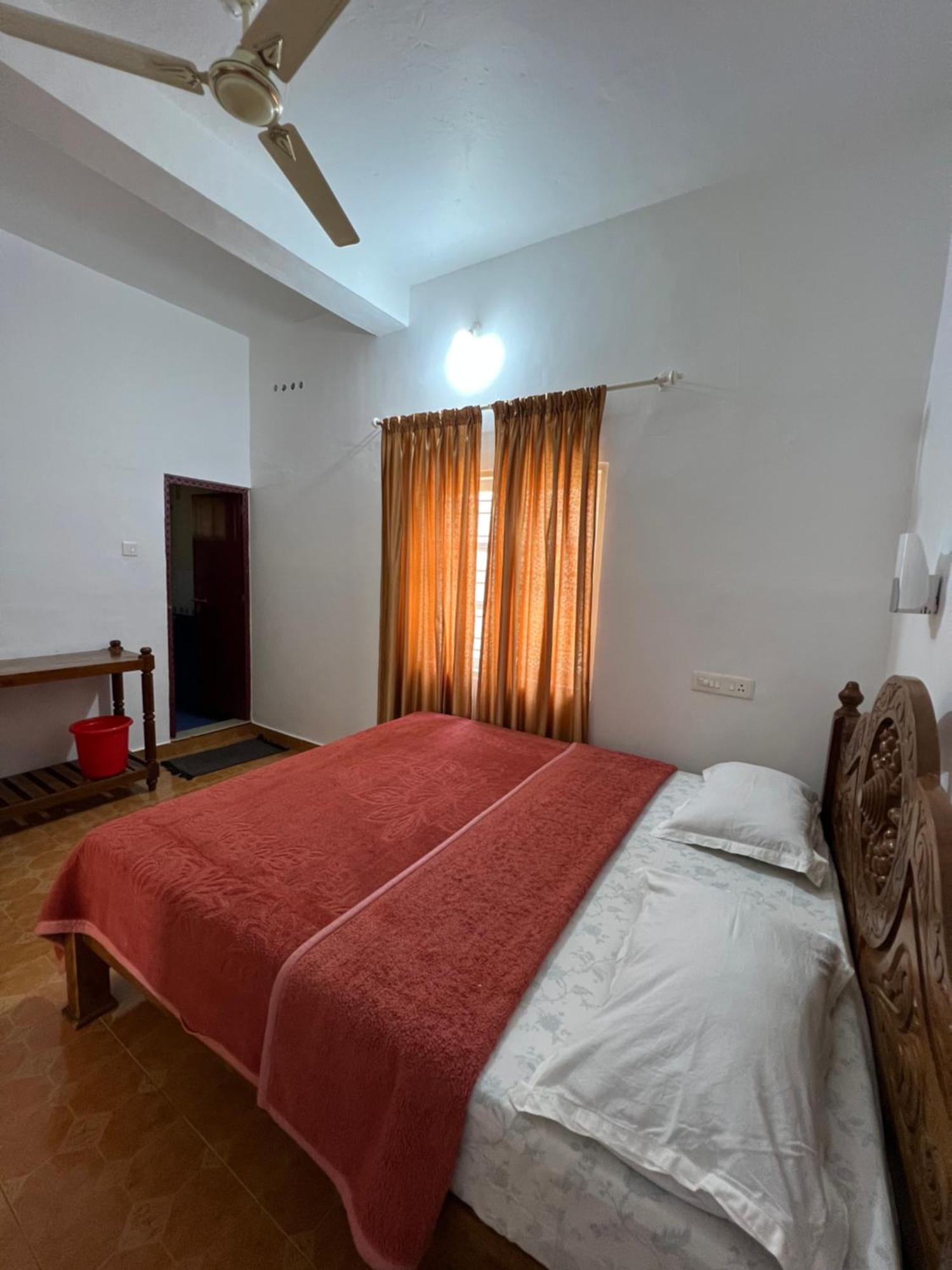 Tranquilou Homestay Теккади Экстерьер фото
