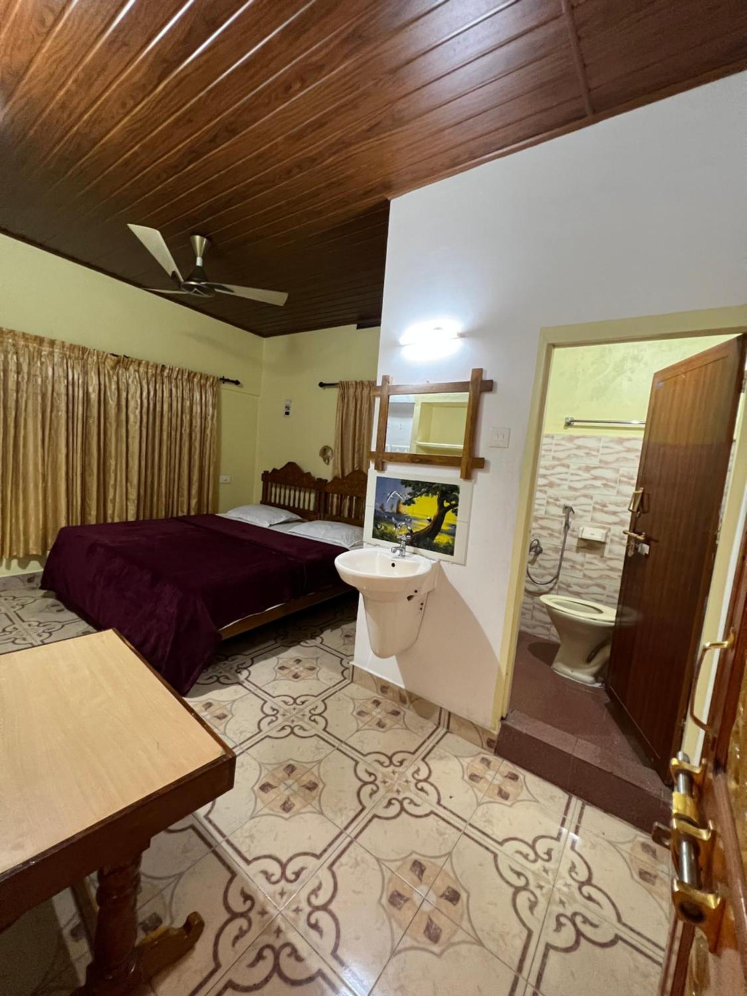 Tranquilou Homestay Теккади Экстерьер фото
